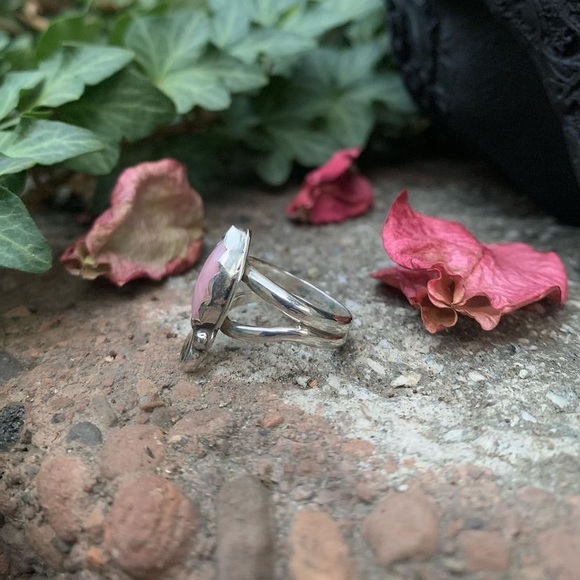 Pink Quartz Moon Sterling Silver Ring - Picture 2 of 2